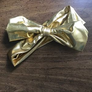 Girls gold hair bow